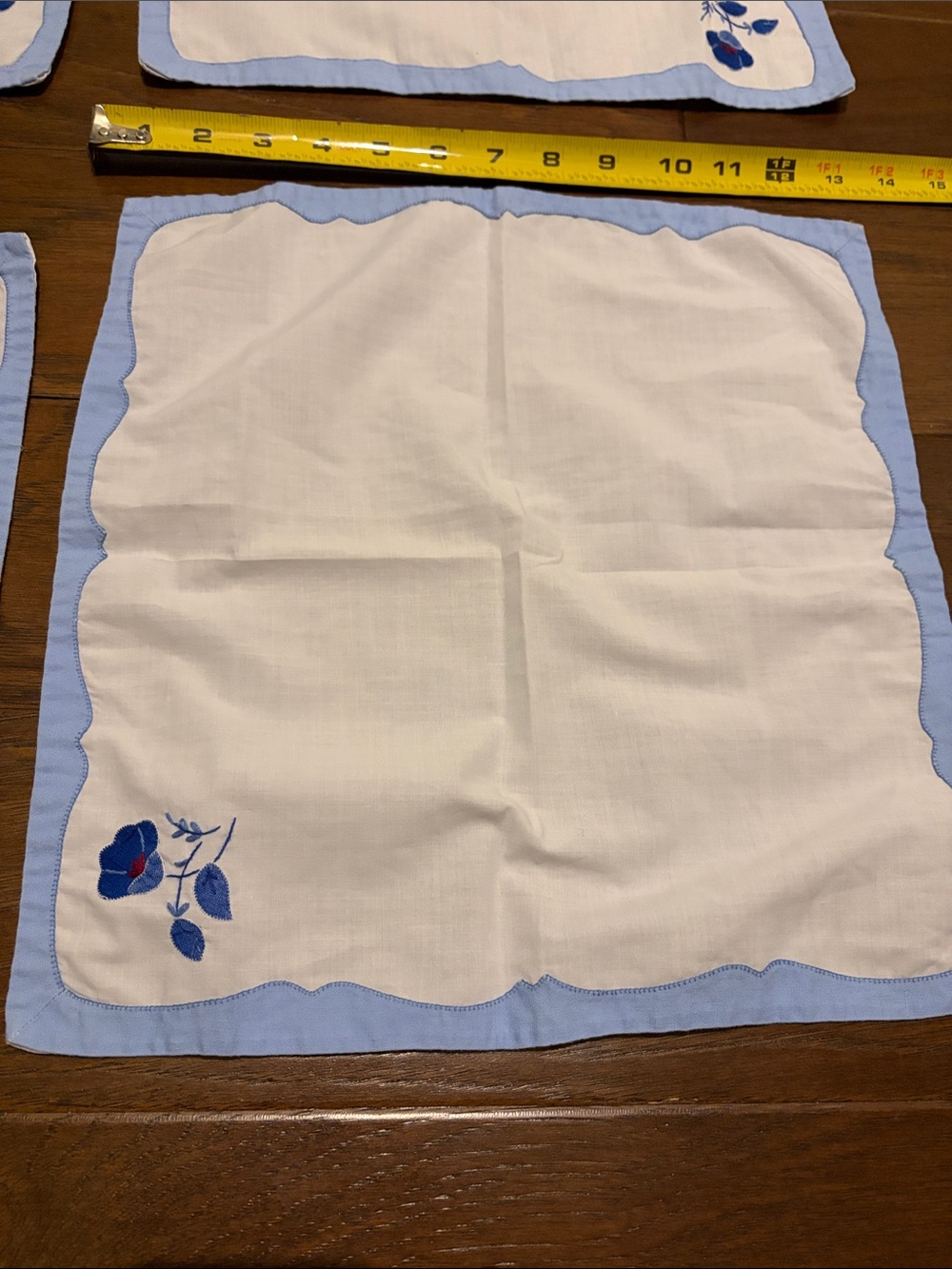 Set of 6 Vintage White Handkerchiefs Napkin light Blue Scalloped Edge flower